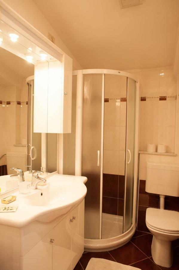 Sempas Rooms Leban מראה חיצוני תמונה